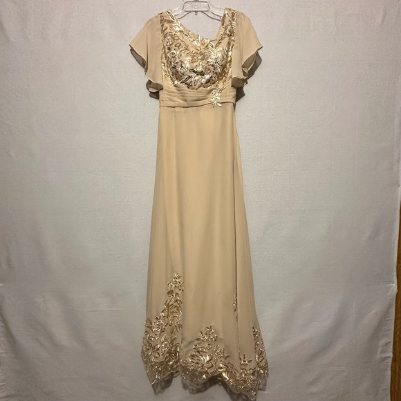 Champagne Sequin A-Line Gown - size 6 - Picture 2 of 9
